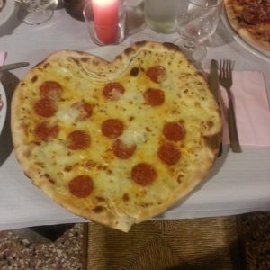 Pizze a cuore Pizzeria al Campanile Trissino